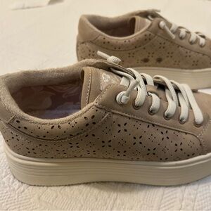 Roxy Sheilahh platform slip on sneakers